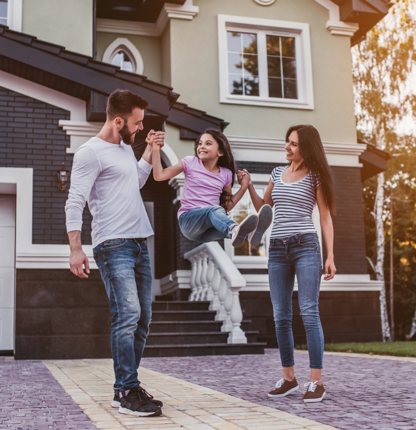 A family walking together in Travis Ranch